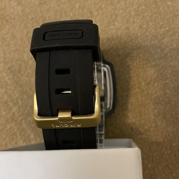 Watch - Picture 3 of 6